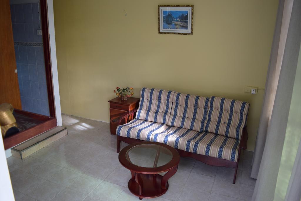 Mauri Holidays 'Budgeted Apartment' La Gaulette Room photo